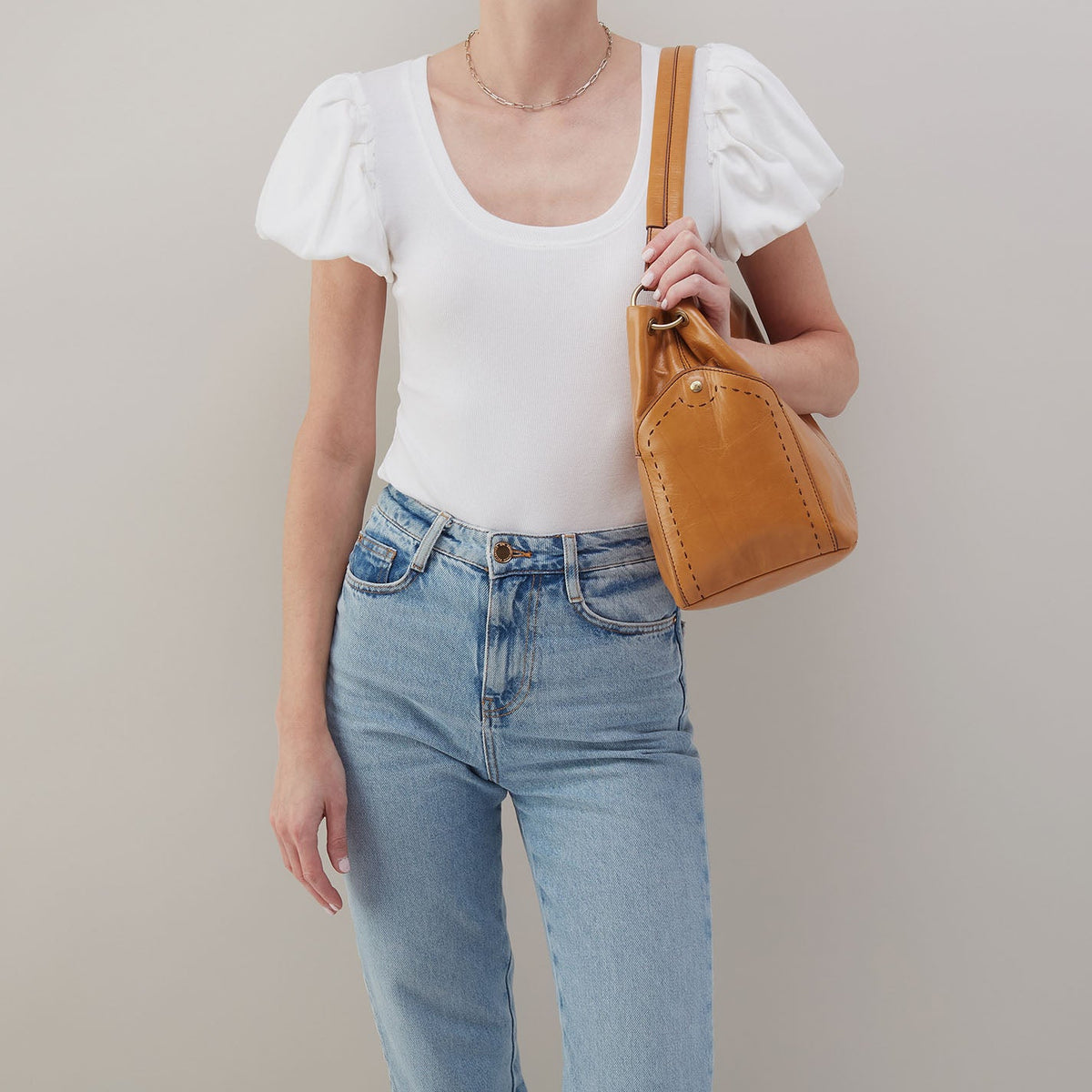 Seneca Shoulder Bag In Polished Leather - Natural | HOBO