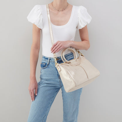 Sheila Medium Satchel In Metallic Leather - Sand Shimmer | HOBO
