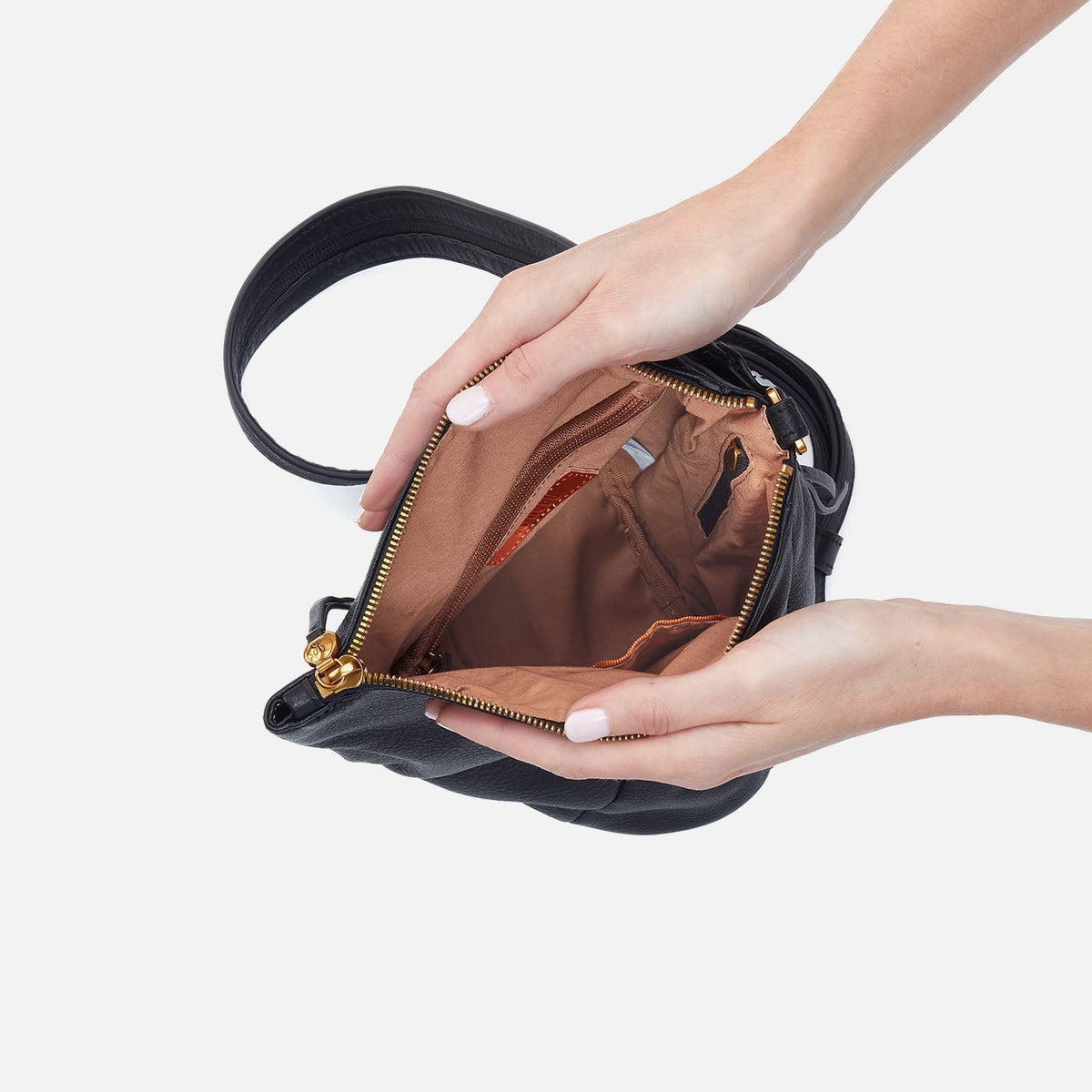 Sway Small Sling In Pebbled Leather - Black | HOBO