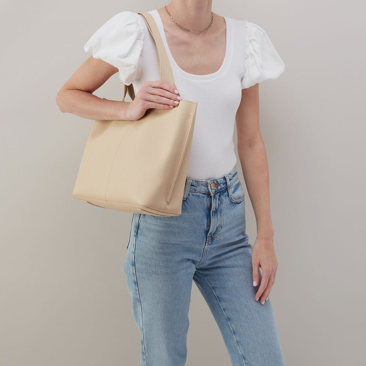 Vida Tote in Micro Pebbled Leather - Almond | HOBO
