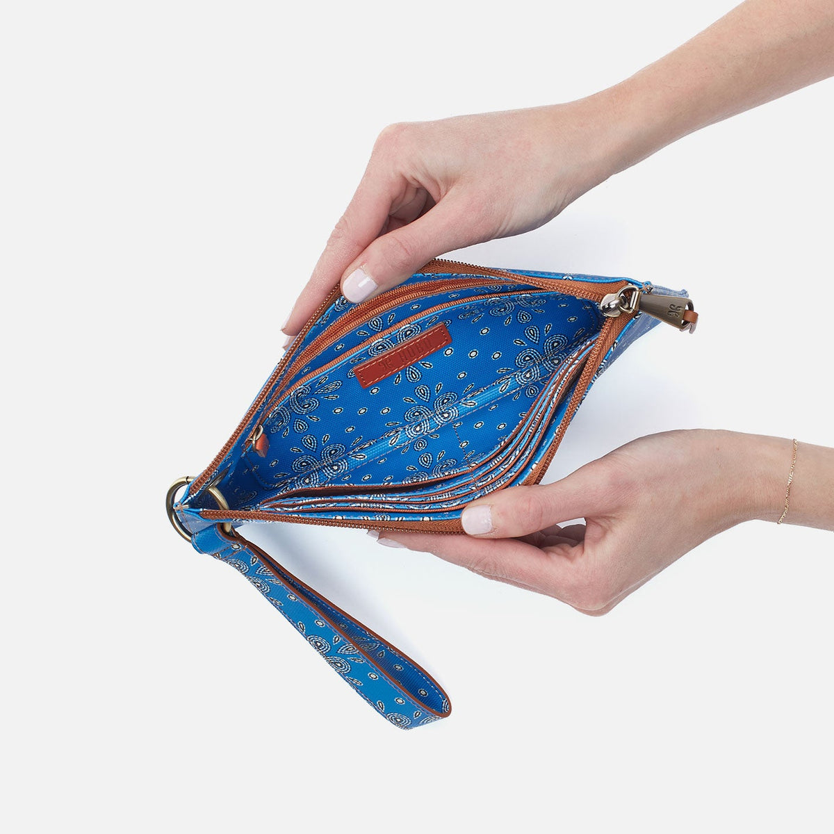 Vida Wristlet In Coated Canvas - Blue Journey Bandana | HOBO