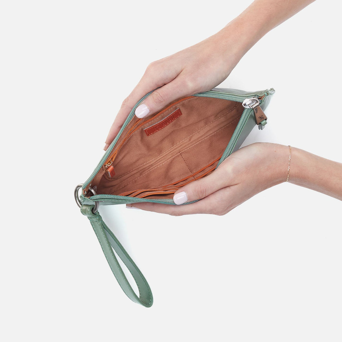 Vida Wristlet In Polished Leather - Jade | HOBO