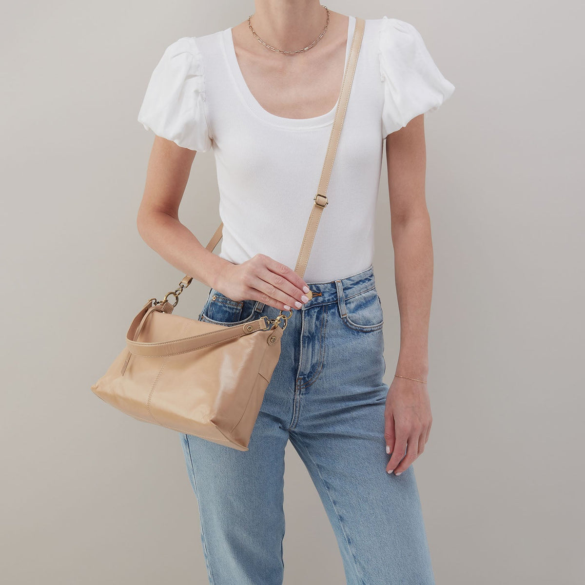 Avon Shoulder Bag In Polished Leather - Sand | HOBO