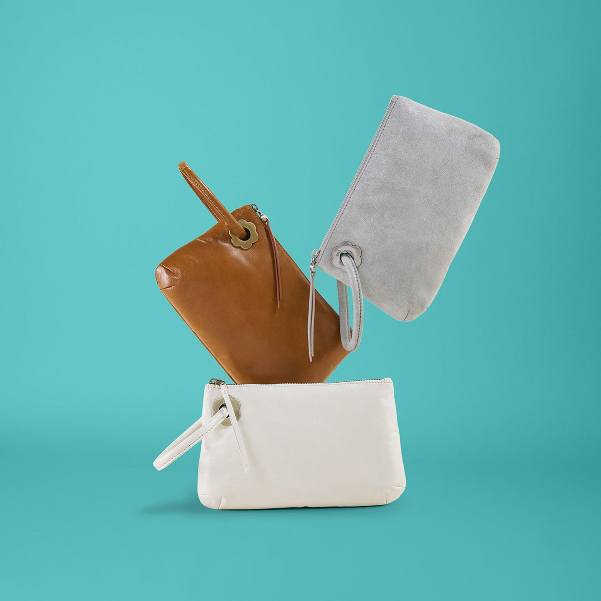 Daisy Daze Large Wristlet In Buffed Leather - Misty Harbor | HOBO