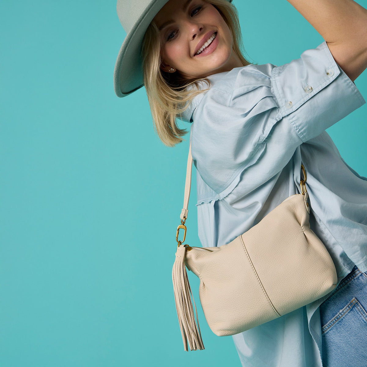 Kori Crossbody In Pebbled Leather - Birch | HOBO