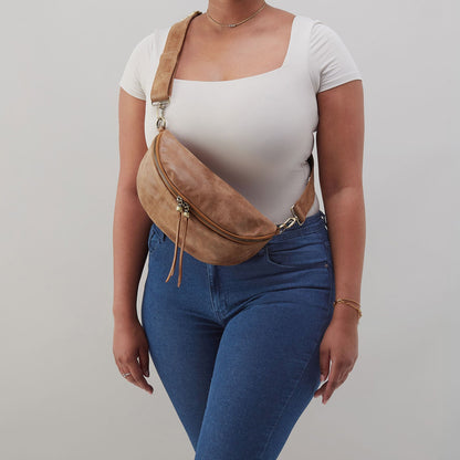 Hunter Medium Belt Bag In Buffed Leather - Whiskey | HOBO