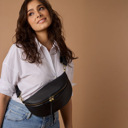 Hunter Medium Belt Bag In Pebbled Leather - Black | HOBO