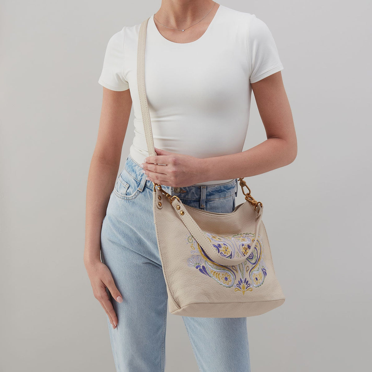 Pier Shoulder Bag In Pebbled Leather - Embroidered Birch | HOBO