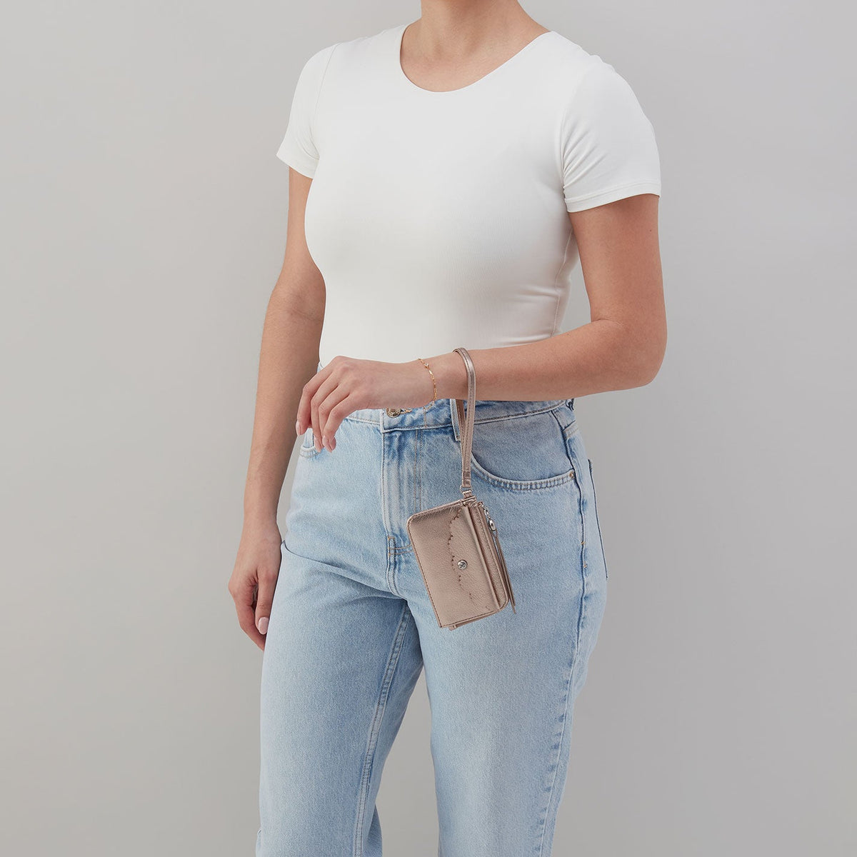Tabby Card Wristlet In Metallic Leather - Cameo Quartz | HOBO